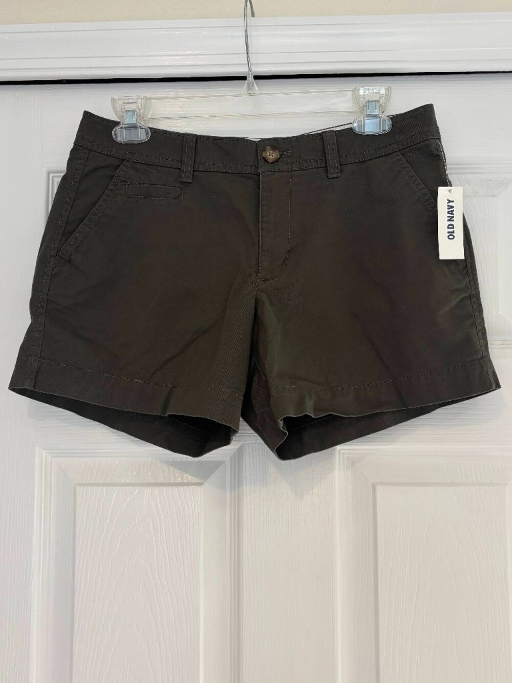 NEW WITH TAGS Old Navy Favorite Khakis Perfect 5" Chino Shorts Womens Size 4